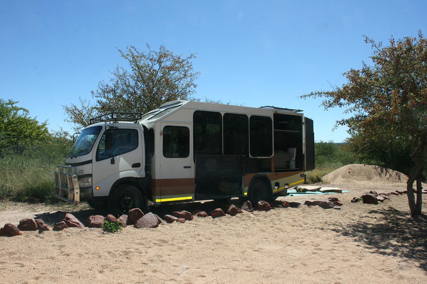 Chameleon Safari Truck