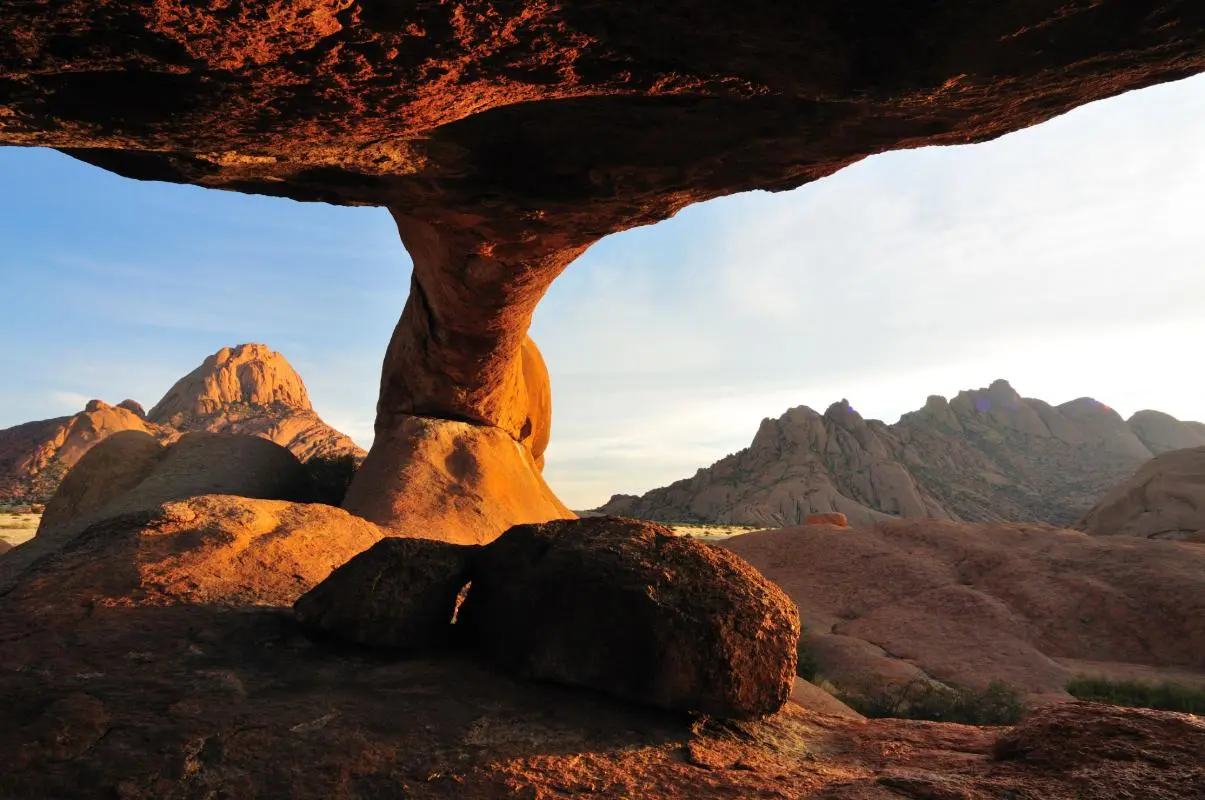 spitzkoppe-natur-namibia-ast-african-special-tours